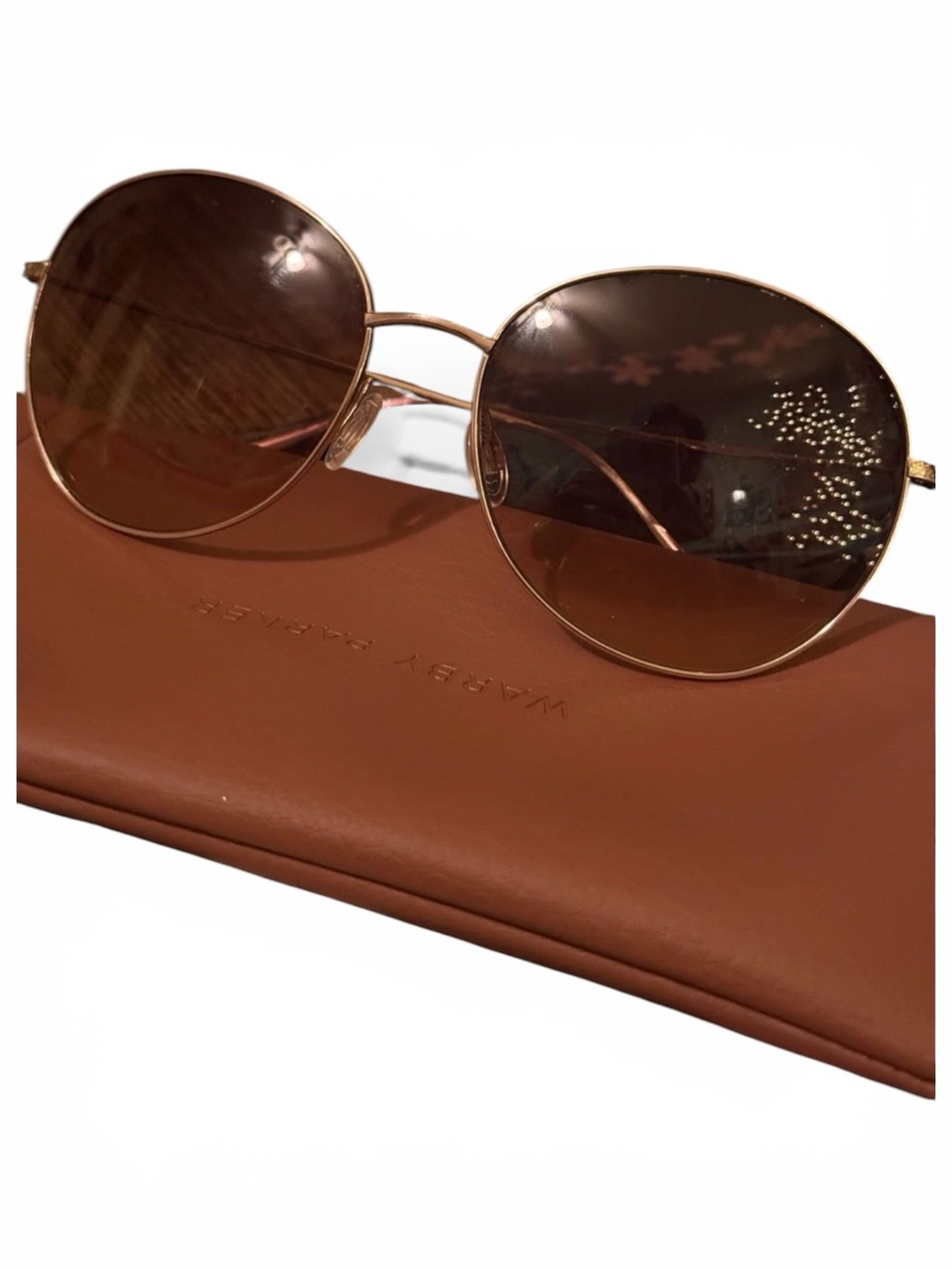 Oliver Peoples Biondell
Sunglasses Gold Frame Brown
Gradient Lenses - Picture 3 of 3